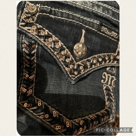 NWT Miss Me Signature Boot Jeans Sz 27x34 super cute cool logo patch - Picture 9 of 12